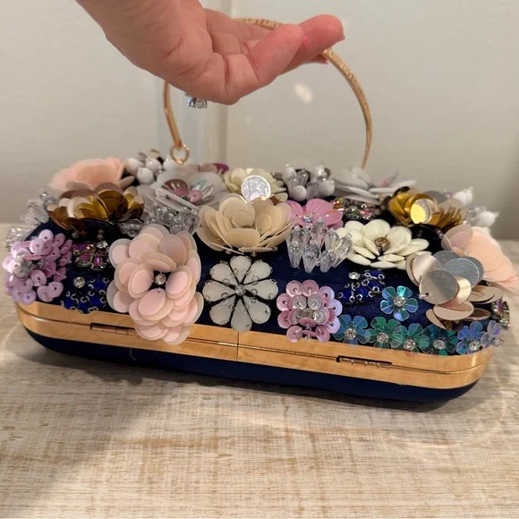 Floral Appliqué Beaded Sequined Daisy Clutch Handbag Shoulder Bag NWOT - Picture 9 of 12